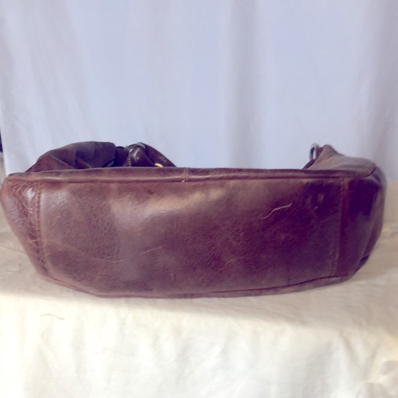 IRIS TYLER cognac brown distressed genuine leather shoulder handbag. - Picture 9 of 15